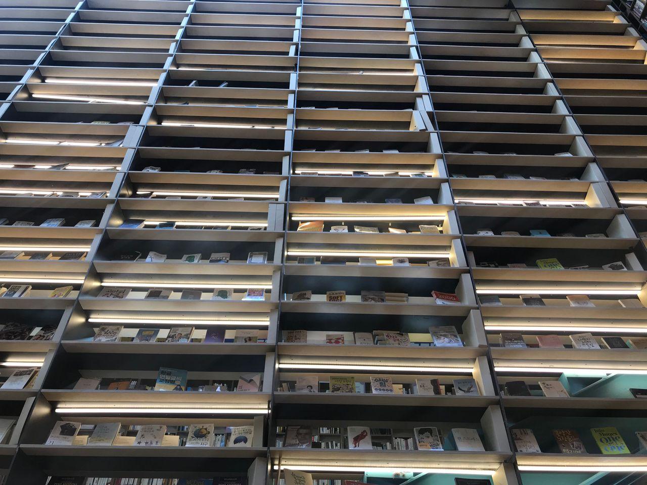 Seoul Attraction: Book Park, Itaewon. An Amazing Photogenic Library.